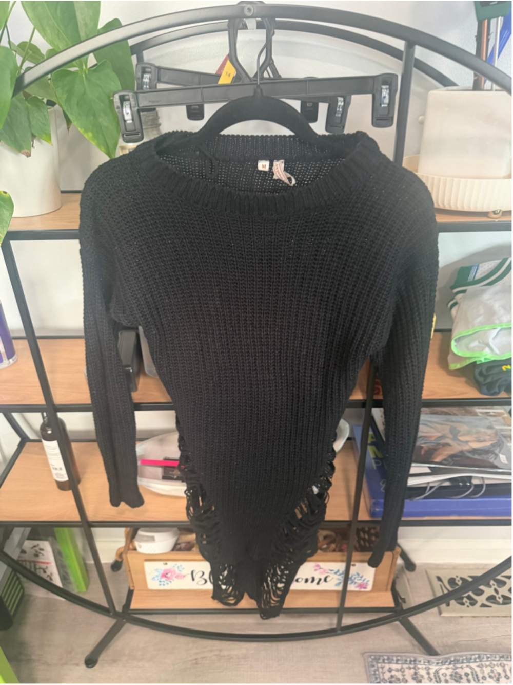 Women's Hollywood & Vine Black Knit Distressed Sweater M